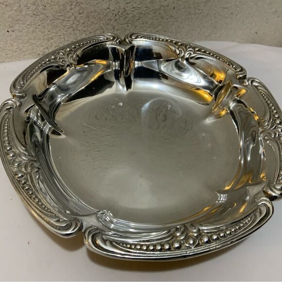 Wilton Armetale Belle Mont 12 inch Serving Bowl Design By Juan Vela Studios - Picture 2 of 9